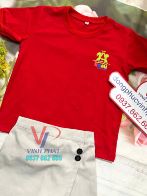 dong_phuc_mam_non_do_1