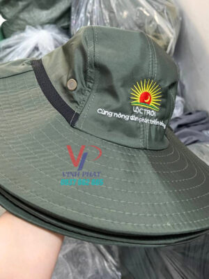 non_tai_beo_loc_troi_1