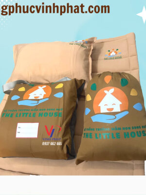 chan_ga_goi_dem_little_house_2