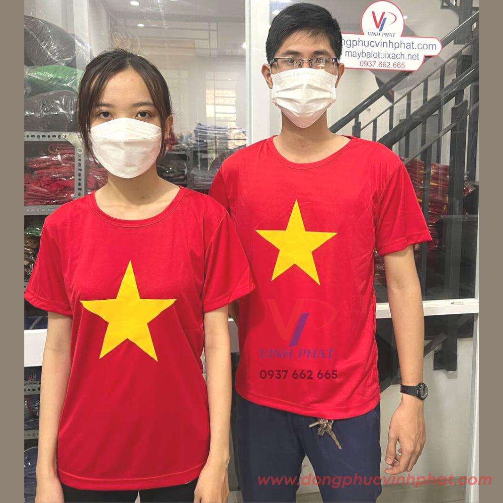 ao_thun_co_do_sao_vang_1