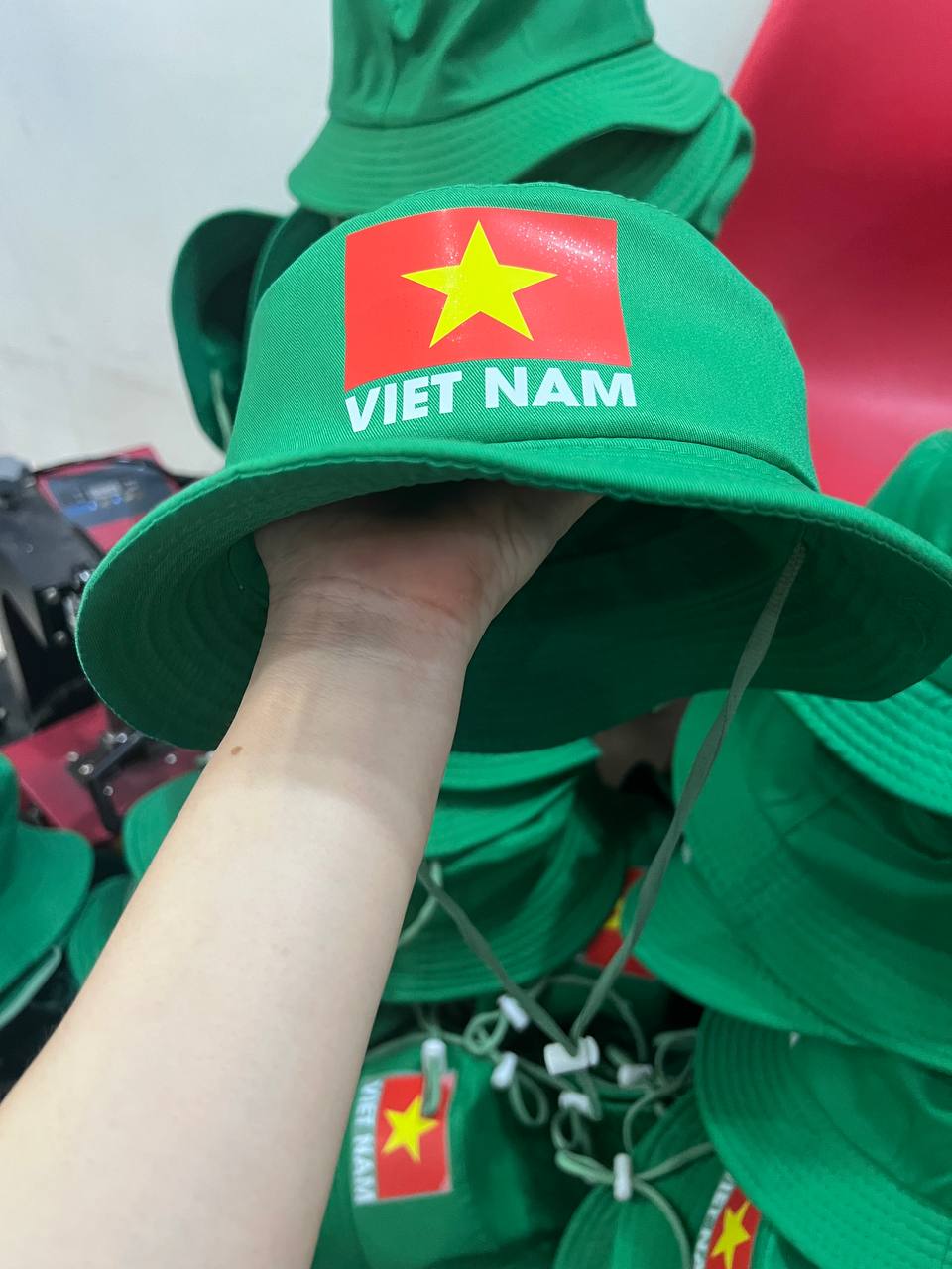 non_tai_beo_in_logo_la_co_vn